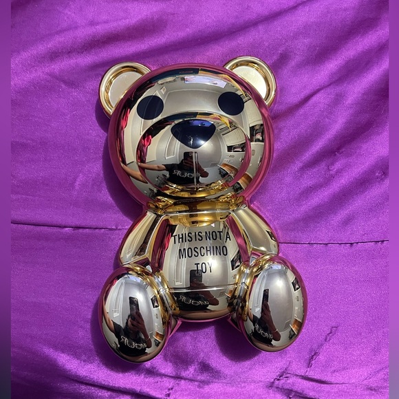 Sephora and Moschino Eyeshadow Palette. - Picture 7 of 11